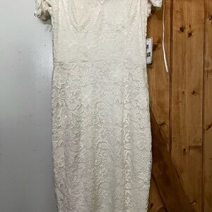 Premier Lace Midi Dress in Cream